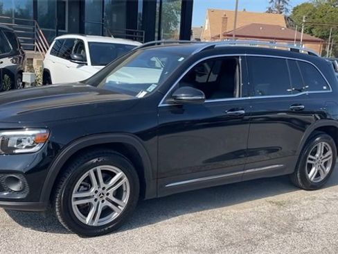 Used 2023 Mercedes-Benz GLB 250 4MATIC image 3