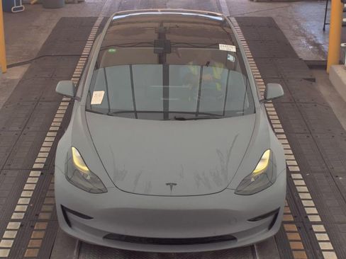 Used 2021 Tesla Model 3 Standard Range Plus image 2