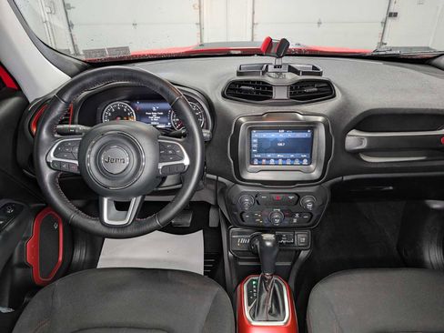 Used 2018 Jeep Renegade Trailhawk AWD/4WD image 18