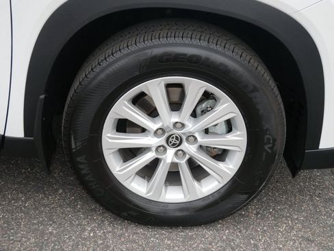 Used 2024 Toyota Grand Highlander AWD image 8
