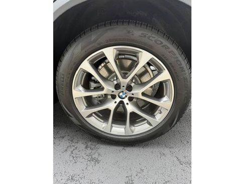 Used 2026 BMW X5 xDrive50e AWD/4WD image 5