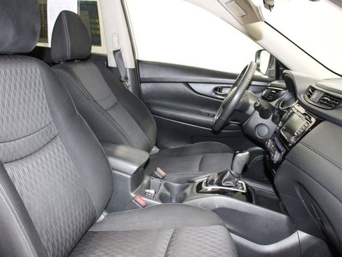 Used 2020 Nissan Rogue SV FWD image 29