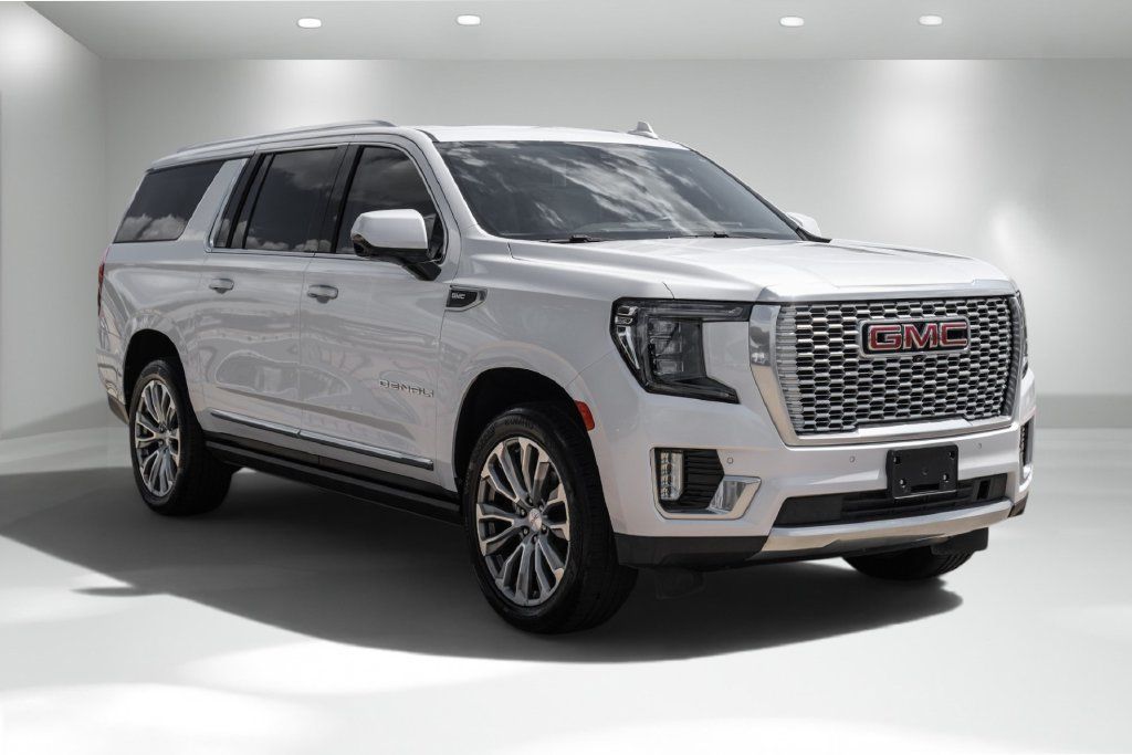 Used 2021 GMC Yukon XL Denali w/ Denali Premium Package RWD image 6