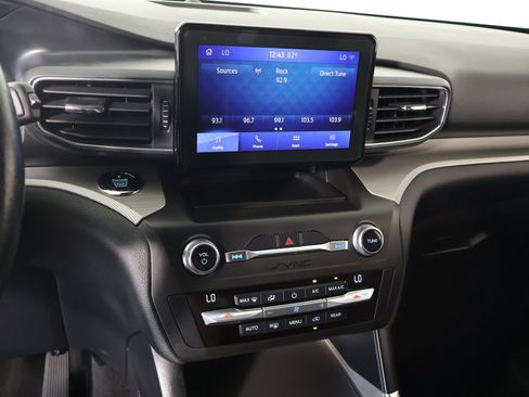 Used 2020 Ford Explorer XLT w/ Equipment Group 202A RWD image 5