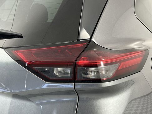 Certified 2024 Nissan Rogue S image 26