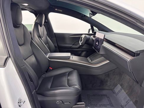 Used 2022 Tesla Model X image 15