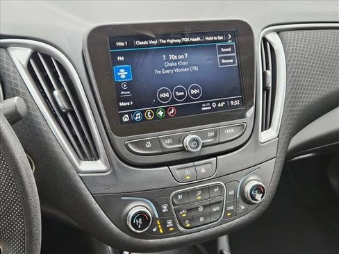 Used 2025 Chevrolet Malibu LT image 14