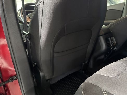 Used 2017 Jeep Cherokee Latitude w/ Comfort/Convenience Group image 26