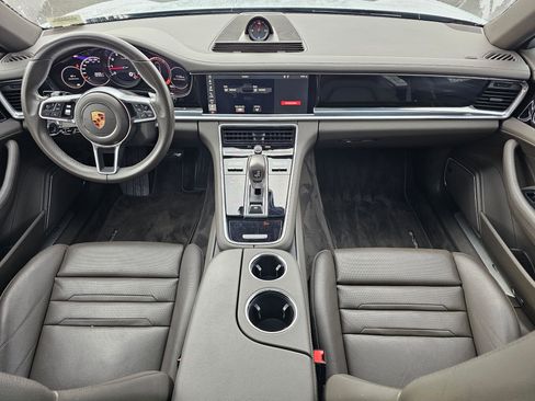 Used 2018 Porsche Panamera 4 image 10