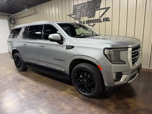 Used 2023 GMC Yukon XL SLT w/ SLT Premium Package AWD/4WD image 6
