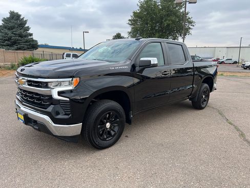 Used 2025 Chevrolet Silverado 1500 LT AWD/4WD image 27
