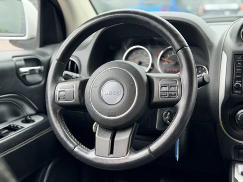 Used 2014 Jeep Compass Latitude AWD/4WD image 17