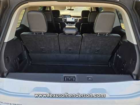 Used 2025 Ford Expedition Platinum AWD/4WD image 15