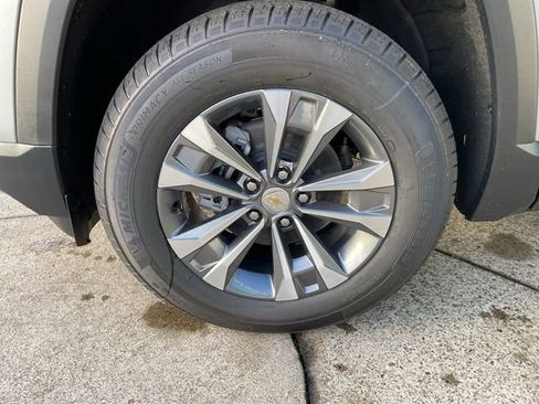 New 2026 Chevrolet Equinox LT image 11