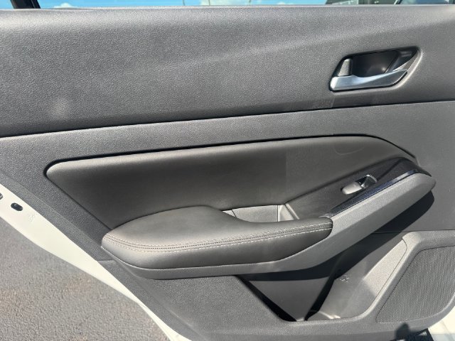 Used 2022 Nissan Altima 2.5 SL FWD image 28