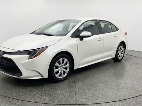 Used 2025 Toyota Corolla LE FWD image 3