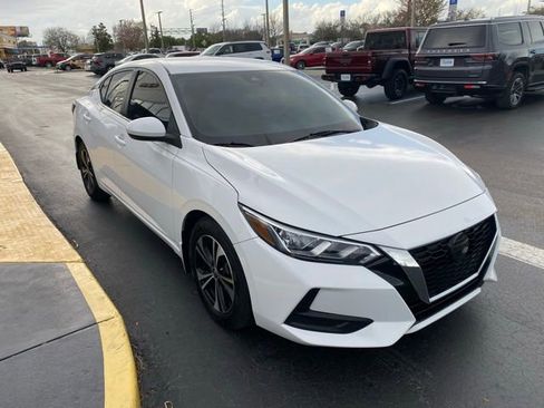 Used 2022 Nissan Sentra SV image 2
