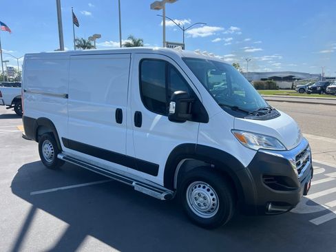 Used 2025 RAM ProMaster 2500 w/ U-Haul Equipment Group FWD image 11
