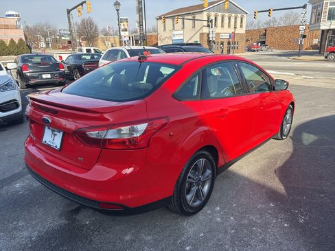 Used 2014 Ford Focus SE w/ SE Sport Package image 5