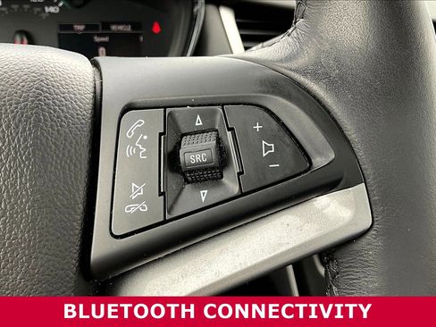 Used 2022 Chevrolet Trax LT w/ LT Convenience Package image 13