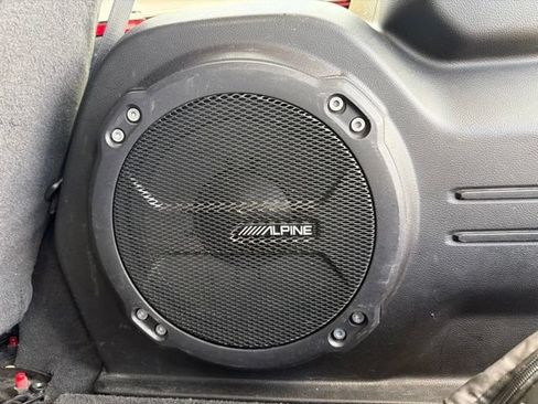 Used 2024 Jeep Wrangler Unlimited Sahara w/ Technology Group AWD/4WD image 8