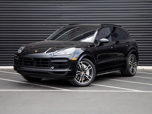 Certified 2023 Porsche Cayenne Turbo AWD/4WD image 1