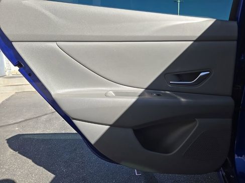 Used 2025 Hyundai Elantra Sport FWD image 36