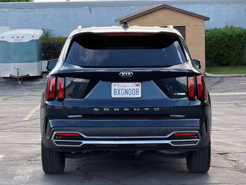 Used 2021 Kia Sorento S FWD image 4