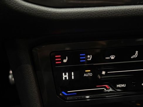 Used 2022 Volkswagen Tiguan SEL R-Line image 20