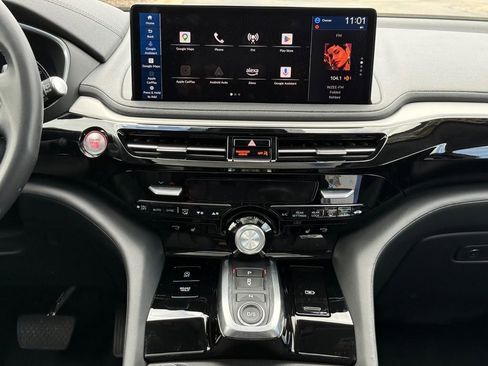 Certified 2025 Acura MDX SH-AWD image 12