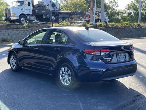 Used 2025 Toyota Corolla LE FWD image 5