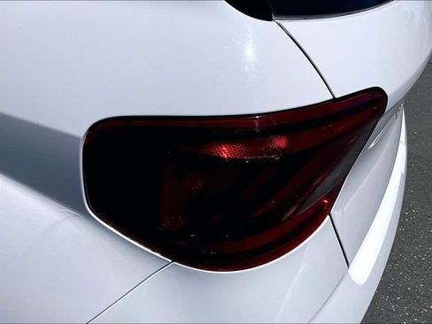 Used 2023 Hyundai Venue SEL FWD image 29