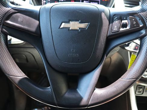 Used 2020 Chevrolet Trax LS FWD image 53