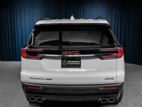 Used 2024 GMC Acadia AT4 w/ Luxury Package image 9
