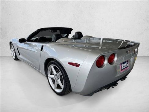 Used 2012 Chevrolet Corvette Convertible RWD image 10