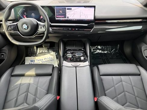Used 2024 BMW 530i xDrive w/ Convenience Package AWD/4WD image 19