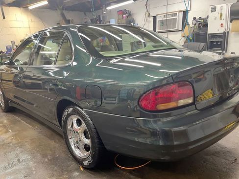 Used 1999 Oldsmobile Intrigue GL image 33