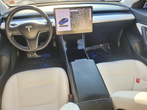 Used 2018 Tesla Model 3 Long Range image 9
