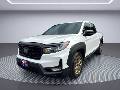 Used 2021 Honda Ridgeline Sport image 2