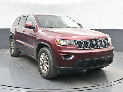 Used 2022 Jeep Grand Cherokee Laredo X image 2