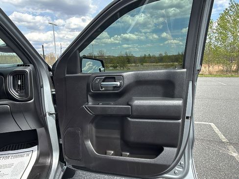 Used 2023 Chevrolet Silverado 1500 Custom AWD/4WD image 16