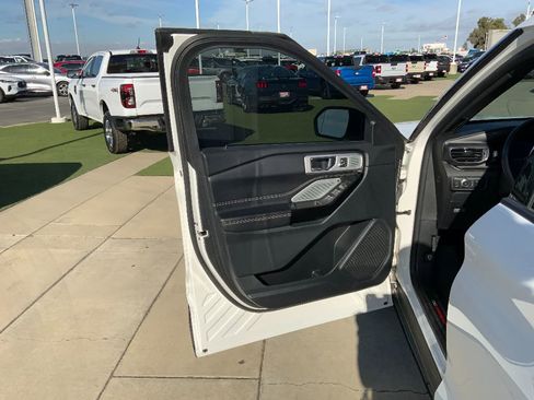 Used 2021 Ford Explorer ST w/ Equipment Group 401A image 8