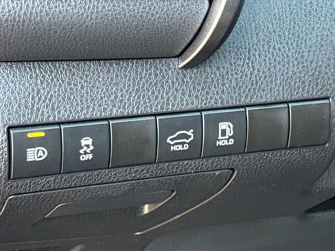 Used 2022 Toyota Camry SE FWD image 21