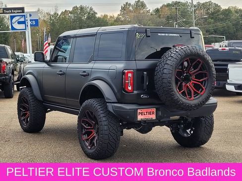 New 2025 Ford Bronco Badlands image 3