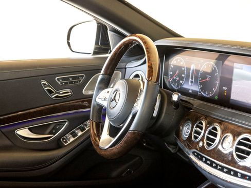 Used 2019 Mercedes-Benz S 560 4MATIC Sedan image 31