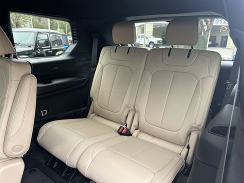 New 2025 Jeep Grand Cherokee L Limited w/ Luxury Tech Group II image 43