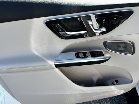 New 2026 Mercedes-Benz GLC 300 image 11