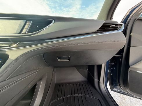 Used 2022 Buick Enclave Essence image 30