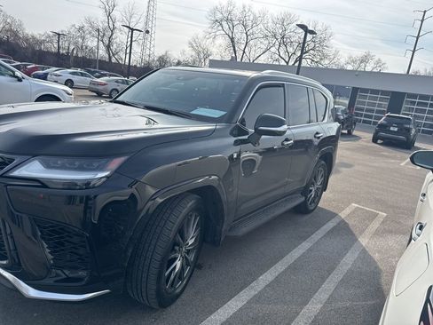 Used 2023 Lexus LX 600 F Sport AWD/4WD image 2