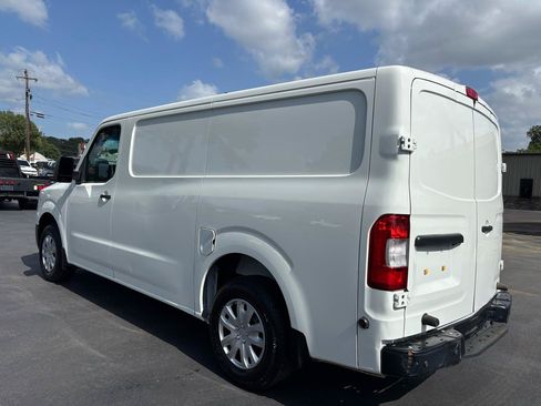Used 2020 Nissan NV 2500 SV RWD image 2